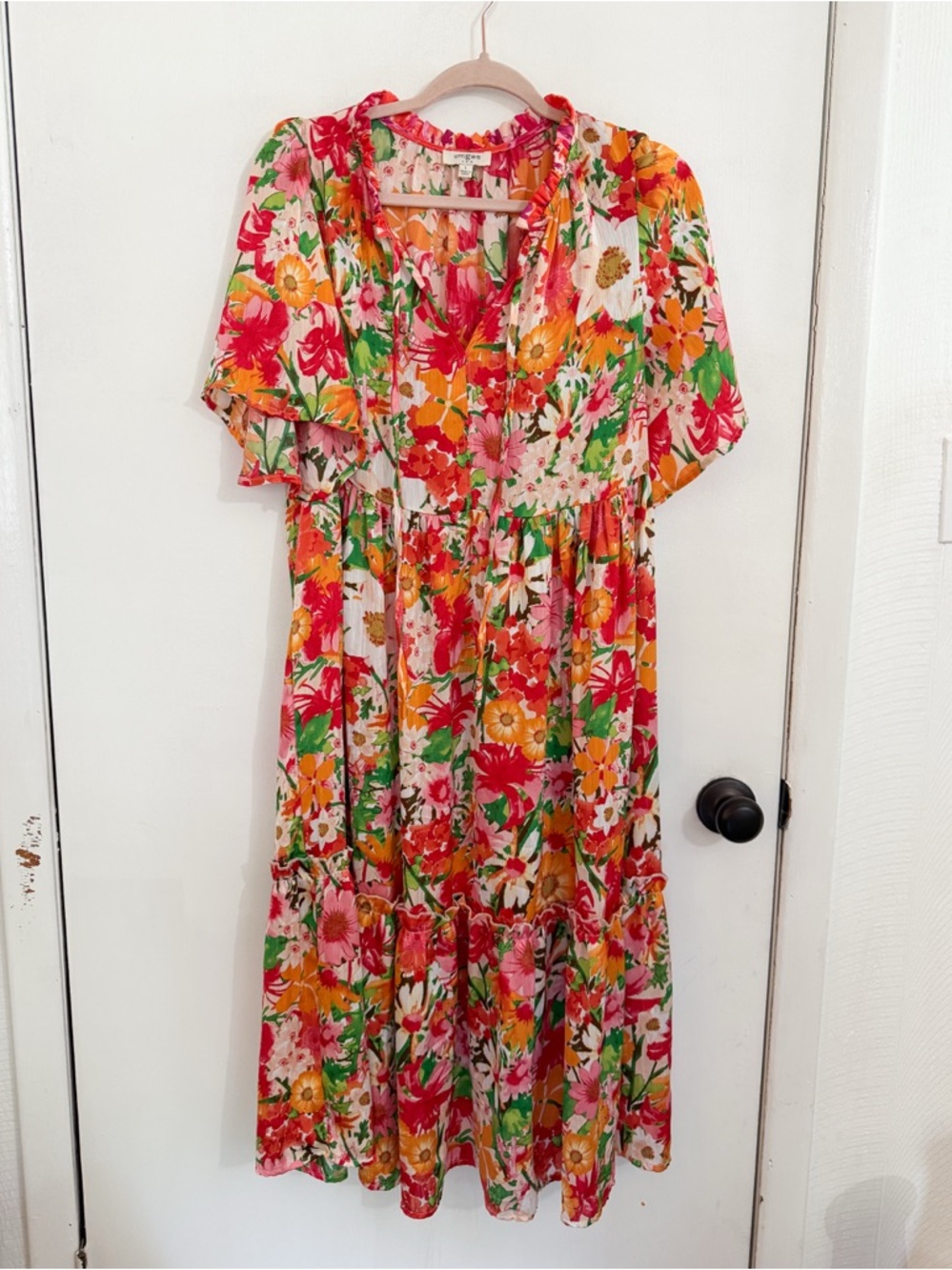 Umgee Cream Pink Floral Satin Ruffle Short Flutter Sleeve Midi Dress size Large - Picture 5 of 8